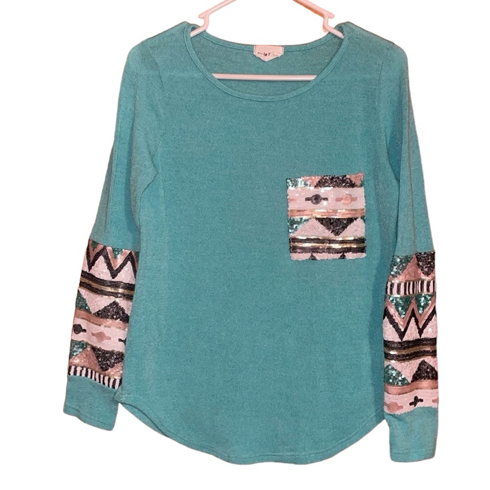 •STYLE RACK•BOUQITUE TURQUOISE AZTEC SEQUIN POCKET/SLEEVE BLOUSE SMALL